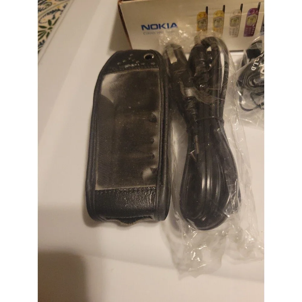 Nokia 5165 - Black (US Cellular) TDMA Candybar Phone Box Case Car Plug Charger